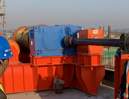 卷?yè)P(yáng)式弧門(mén)啟閉機(jī)(QHQ型)