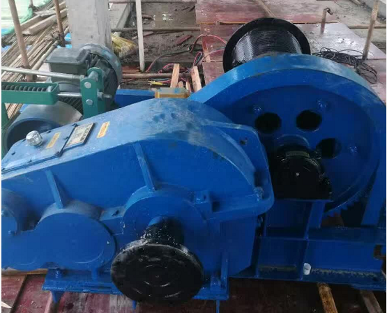 QHQ型啟閉機(jī)